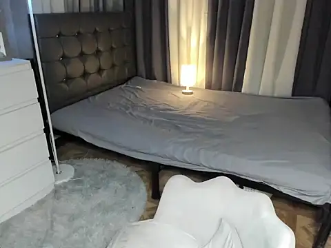 Jasmine foxxe online show from 10/28/25, 01:53