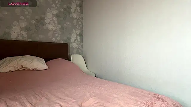 MIA SHADE online show from 02/26/26, 08:24