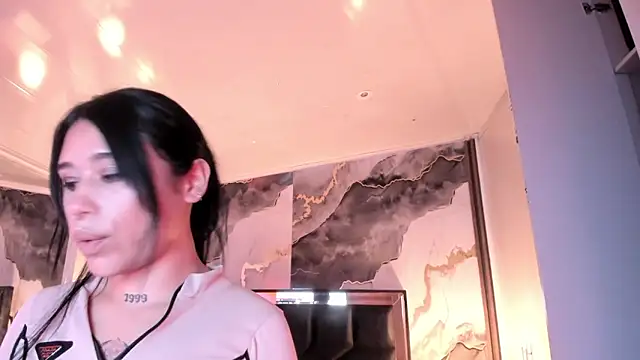 SusanVilla online show from 04/28/26, 02:27