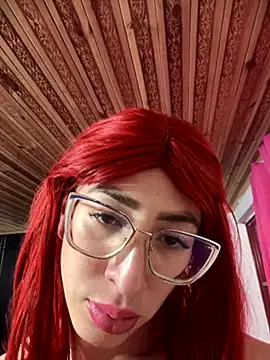 Snapshot of NICOLLE__12 chatting on 10/26/25, 07:53 NICOLLE 12 online show from 10/26/25, 07:53