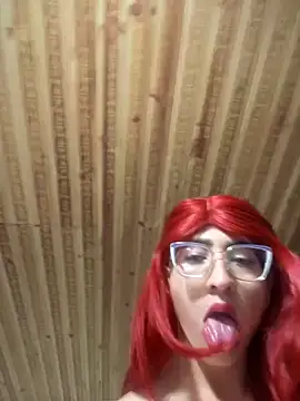 Snapshot of NICOLLE__12 chatting on 11/21/25, 02:05 NICOLLE 12 online show from 11/21/25, 02:05