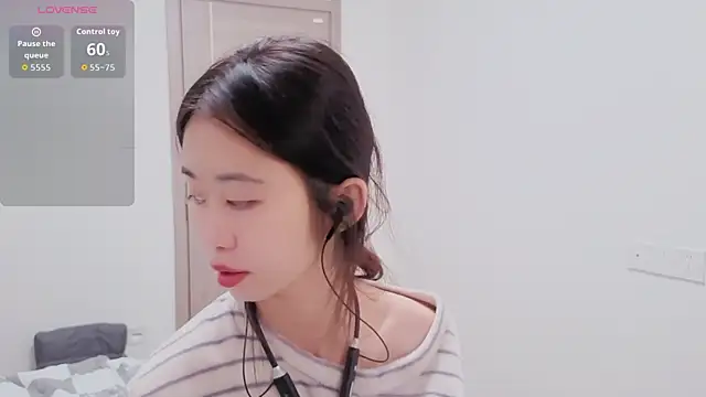 dudu-baby10 online show from 12/19/25, 12:01