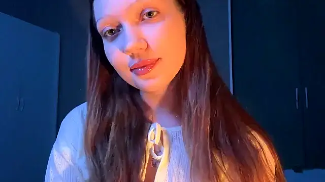 EmiIyKitty online show from 10/06/25, 07:55