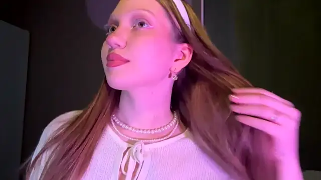 EmiIyKitty online show from 10/29/25, 07:15