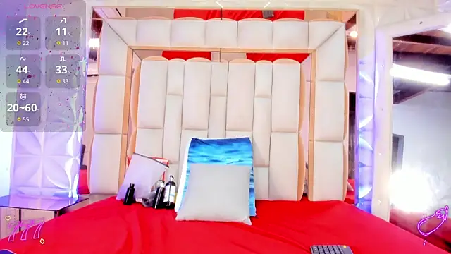 violet milleer online show from 04/17/26, 07:39