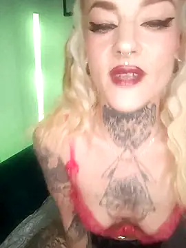 Snapshot of Peach420live chatting on 11/26/25, 02:01 Peach420live online show from 11/26/25, 02:01