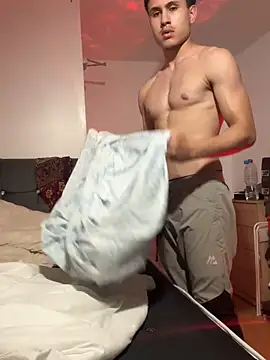 Snapshot of adgymwear1 chatting on 10/06/25, 08:06 adgymwear1 online show from 10/06/25, 08:06