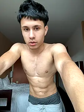 Snapshot of adgymwear1 chatting on 10/21/25, 12:06 adgymwear1 online show from 10/21/25, 12:06