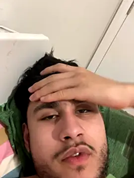 Snapshot of adgymwear1 chatting on 12/04/25, 11:13 adgymwear1 online show from 12/04/25, 11:13