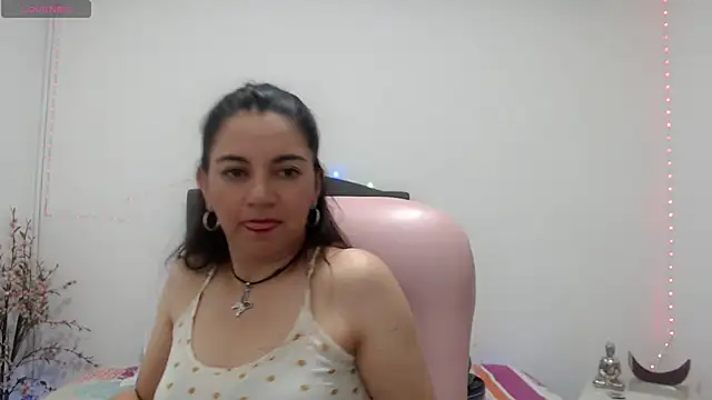 Snapshot of astrolover_ chatting on 10/16/25, 01:17 astrolover online show from 10/16/25, 01:17