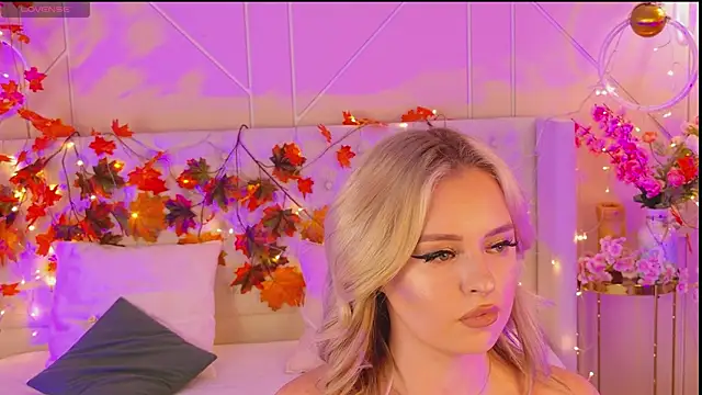 EllyLinn online show from 12/01/25, 04:34