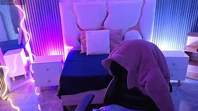 Ixchel tay online show from 04/10/26, 03:12