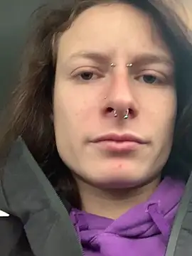 GoldenPussy1329 online show from 12/21/25, 11:39