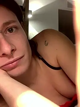 GoldenPussy1329 online show from 01/15/26, 10:35