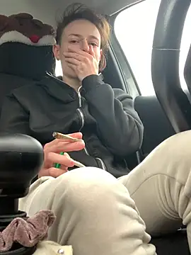 GoldenPussy1329 online show from 01/17/26, 03:06