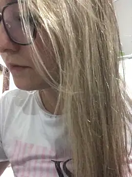 Snapshot of alegata27 chatting on 05/26/26, 10:06 alegata27 online show from 05/26/26, 10:06