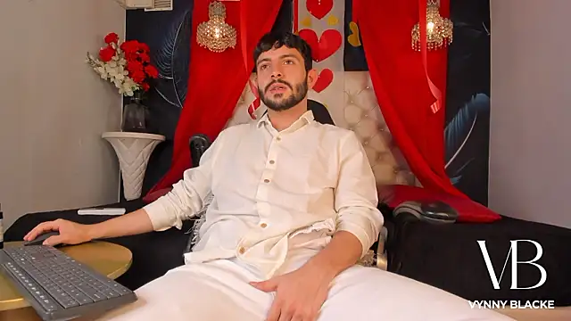 VynnyBlacke  online show from 02/15/26, 07:51