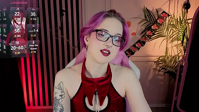 luna son online show from 10/28/25, 01:58