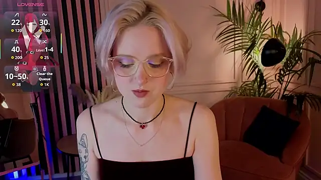 luna son online show from 11/28/25, 05:54