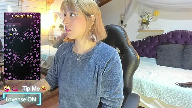 Snapshot of sophialyh_1 chatting on 02/20/26, 01:11 sophialyh 1 online show from 02/20/26, 01:11
