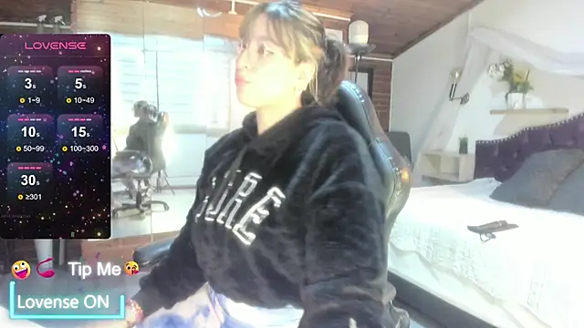 Snapshot of sophialyh_1 chatting on 05/07/26, 01:05 sophialyh 1 online show from 05/07/26, 01:05