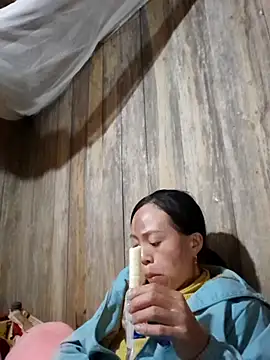 Tuyet xx online show from 11/26/25, 04:02