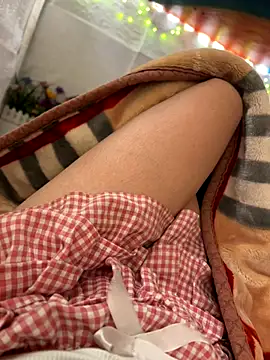 Miubeeeee online show from 10/21/25, 01:17