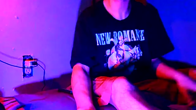 Snapshot of highinhtxx chatting on 10/24/25, 09:22 highinhtxx online show from 10/24/25, 09:22