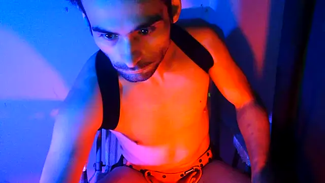 Snapshot of highinhtxx chatting on 11/05/25, 10:43 highinhtxx online show from 11/05/25, 10:43