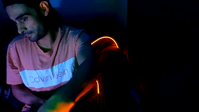 Snapshot of highinhtxx chatting on 11/07/25, 06:57 highinhtxx online show from 11/07/25, 06:57