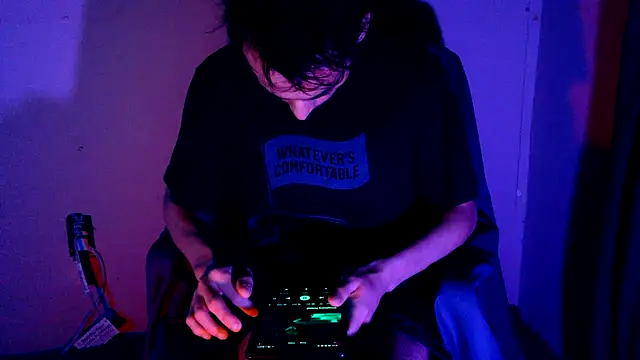 Snapshot of highinhtxx chatting on 11/11/25, 10:15 highinhtxx online show from 11/11/25, 10:15