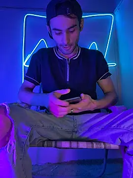 Snapshot of highinhtxx chatting on 11/22/25, 10:36 highinhtxx online show from 11/22/25, 10:36