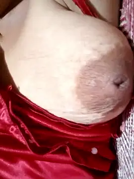 Hotmommax online show from 01/18/26, 06:01