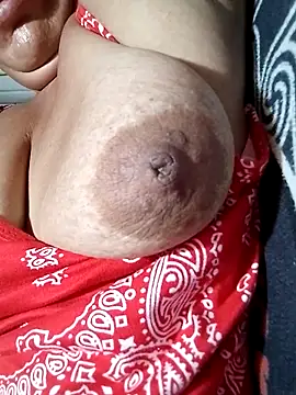 Hotmommax online show from 02/23/26, 07:44