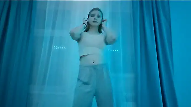 LynteriLain online show from 11/20/25, 08:30