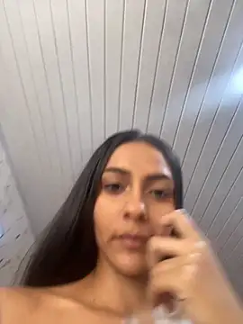 Snapshot of miluwatson chatting on 10/10/25, 06:29 miluwatson online show from 10/10/25, 06:29