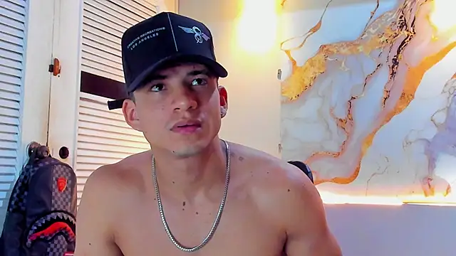 Snapshot of daniscot chatting on 10/01/25, 03:56 daniscot online show from 10/01/25, 03:56