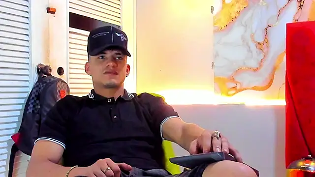 Snapshot of daniscot chatting on 12/16/25, 03:55 daniscot online show from 12/16/25, 03:55