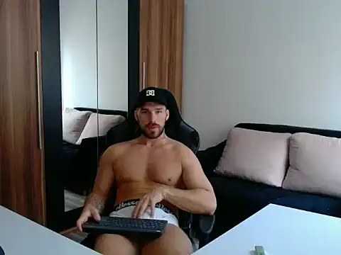 Snapshot of Darius_94 chatting on 09/28/25, 08:20 Darius 94 online show from 09/28/25, 08:20