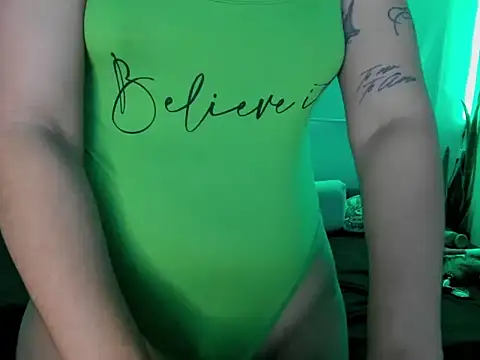 Tinawildd online show from 06/06/26, 11:48