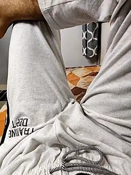 Mallu kalikar 69 online show from 11/08/25, 04:40