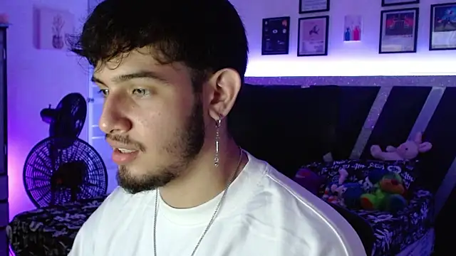 Snapshot of Sebasxxl12 chatting on 10/04/25, 10:52 Sebasxxl12 online show from 10/04/25, 10:52