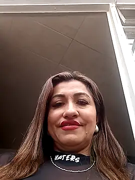 Snapshot of chloe__Jones_ chatting on 10/21/25, 07:03 chloe Jones online show from 10/21/25, 07:03