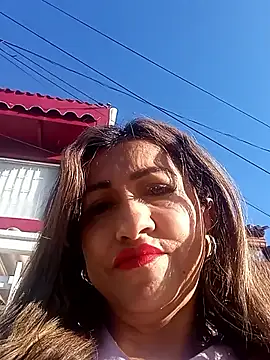 Snapshot of chloe__Jones_ chatting on 11/08/25, 12:05 chloe Jones online show from 11/08/25, 12:05