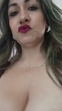 Snapshot of chloe__Jones_ chatting on 12/05/25, 12:47 chloe Jones online show from 12/05/25, 12:47