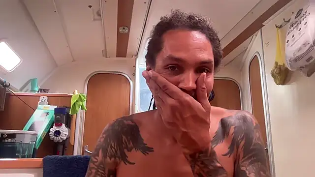 Snapshot of Monk_and_Mia chatting on 10/25/25, 09:17 Monk and Mia online show from 10/25/25, 09:17