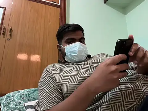 Romeo Sam2 online show from 09/30/25, 07:02