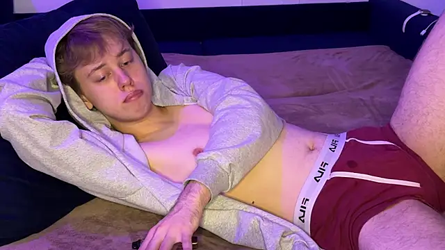  bee boy  online show from 10/28/25, 06:21