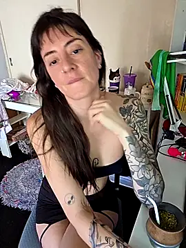 Snapshot of dandanbarr chatting on 11/17/25, 03:18 dandanbarr online show from 11/17/25, 03:18