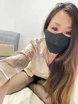 Snapshot of aska1986 chatting on 11/19/25, 06:35 aska1986 online show from 11/19/25, 06:35